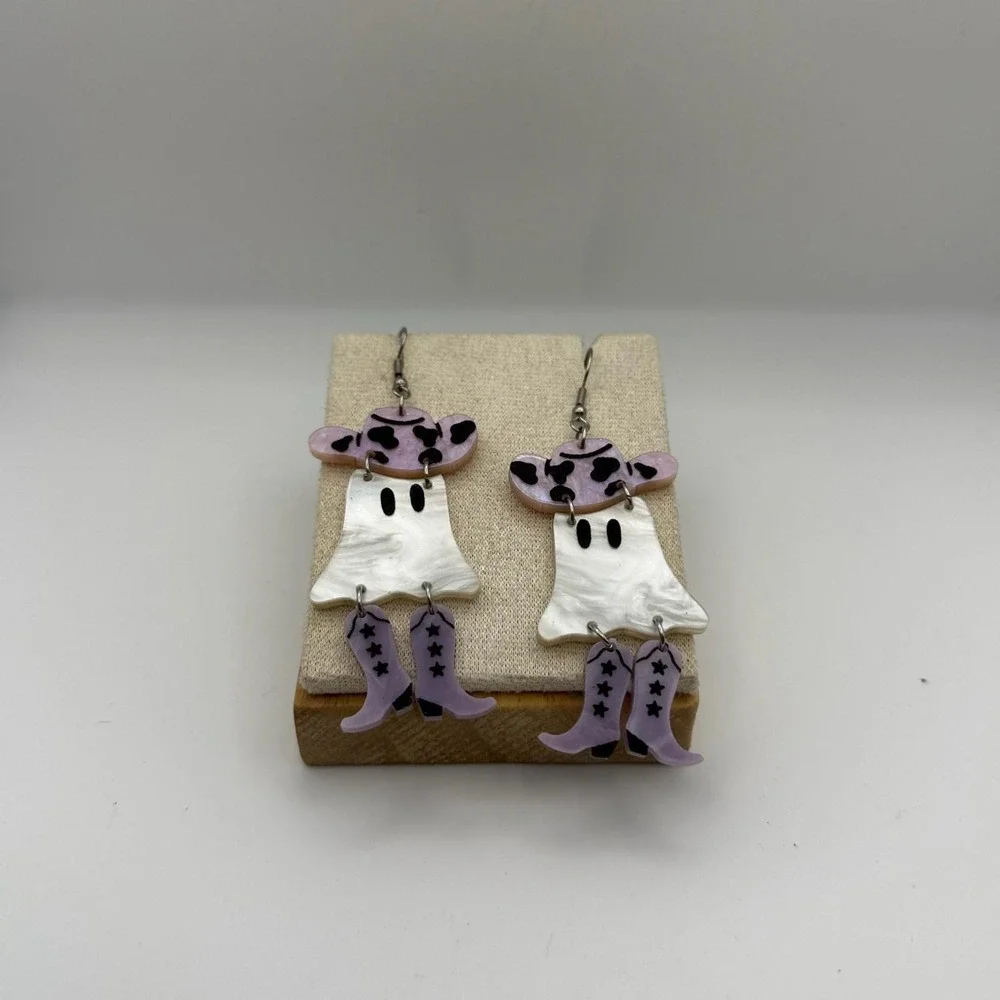 The Unbranded Brand acrylic ghost